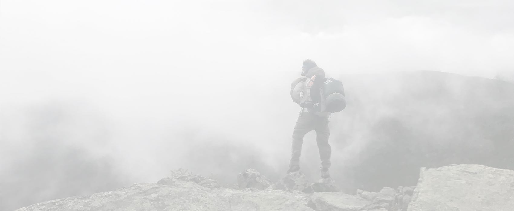 balazs-busznyak-3mtcyvbAqzM-unsplash Balo đi học thời trang